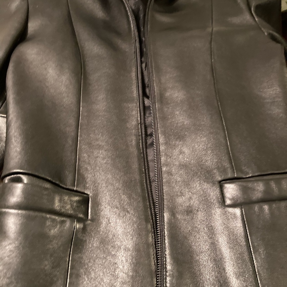 Jones New York Women's Leather Jacket Vintage: Leather is back in! - Picture 9 of 10